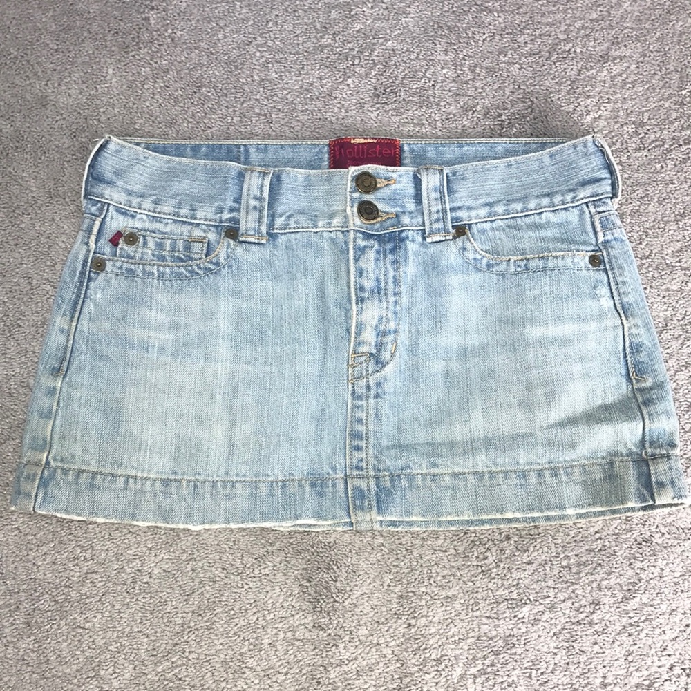 Hollister mini skirt
